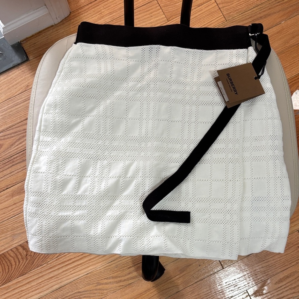 burberry black white contrast skirt